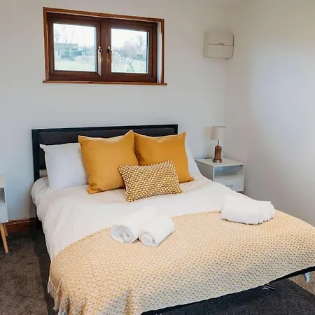 Woodpecker Lodge- A Pet Friendly Rural Retreat Callington Exterior photo