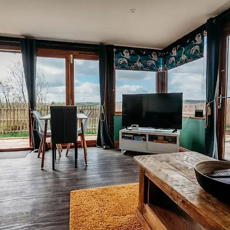 Woodpecker Lodge- A Pet Friendly Rural Retreat Callington Exterior photo