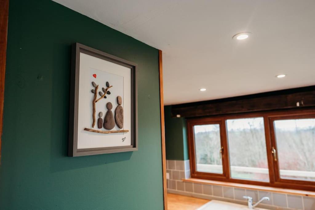 Woodpecker Lodge- A Pet Friendly Rural Retreat Holiday home