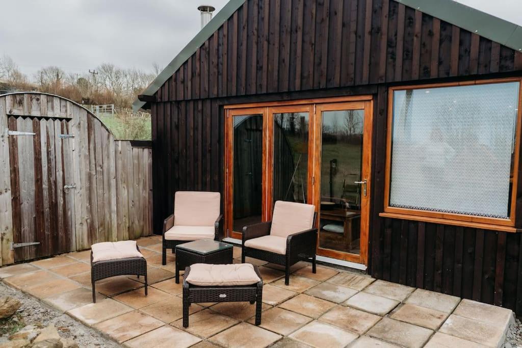 Woodpecker Lodge- A Pet Friendly Rural Retreat
