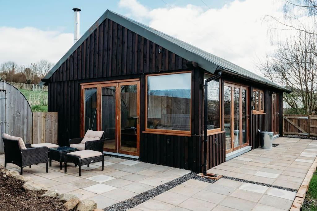 Woodpecker Lodge- A Pet Friendly Rural Retreat *